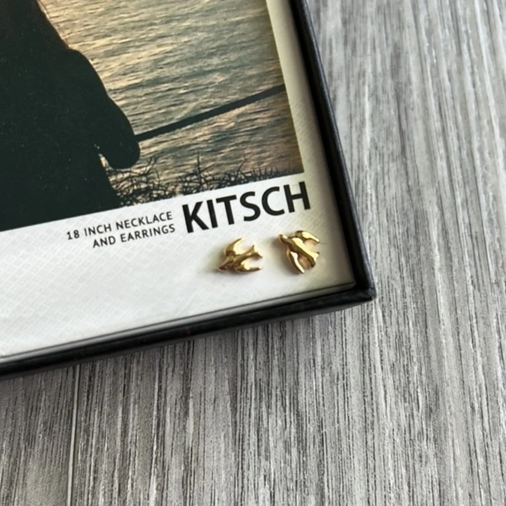 KITSCH Love Bird Gold Earrings New in‎ Box